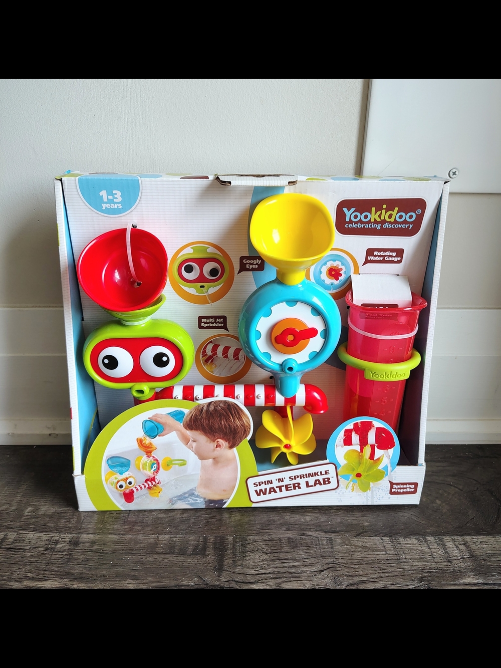 Spin & Sprinkle Bath Toy - Bright Multicolor